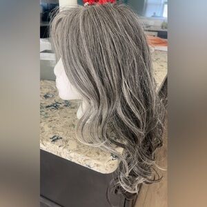 Raquel Welch model mode